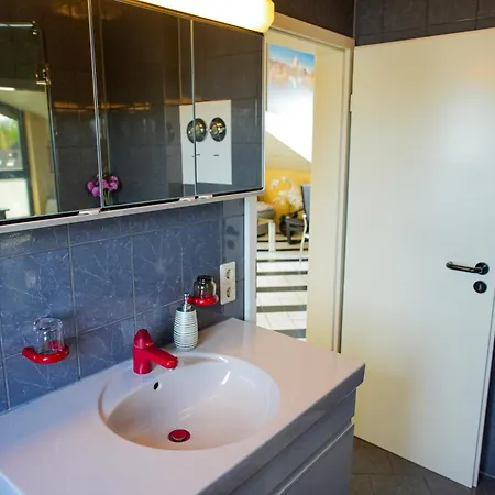 Apartment Schönes In Der Rheinebene, Zentral Gelegen *